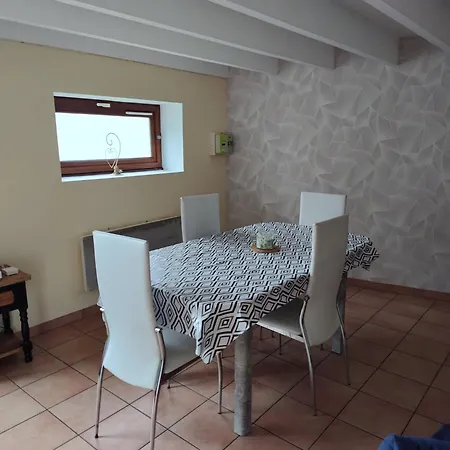 アパート Petit Lumineux Et Chaleureux *